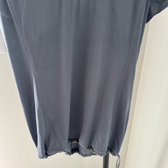 Lululemon Women's Gray Top - Picture 2 of 6